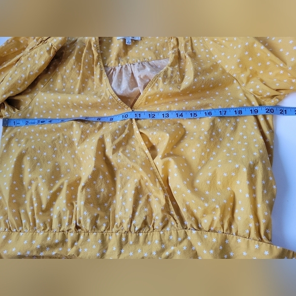 Madewell Wrap Star Print Blouse Size M Mustard Yellow - Picture 10 of 11